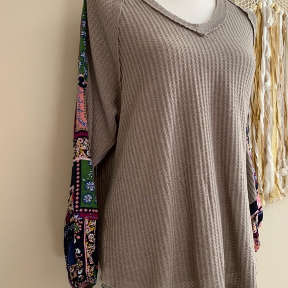 J Jordan boutique brand long sleeve floral shirt size small EUC ME B59 - Picture 3 of 7